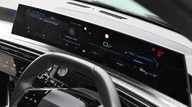 Peugeot 5008 Hybrid GT long-term - driver display